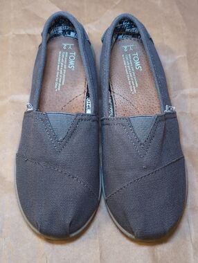 Toms Kids Canvas Slip-On Moccasins in Charcoal Brown